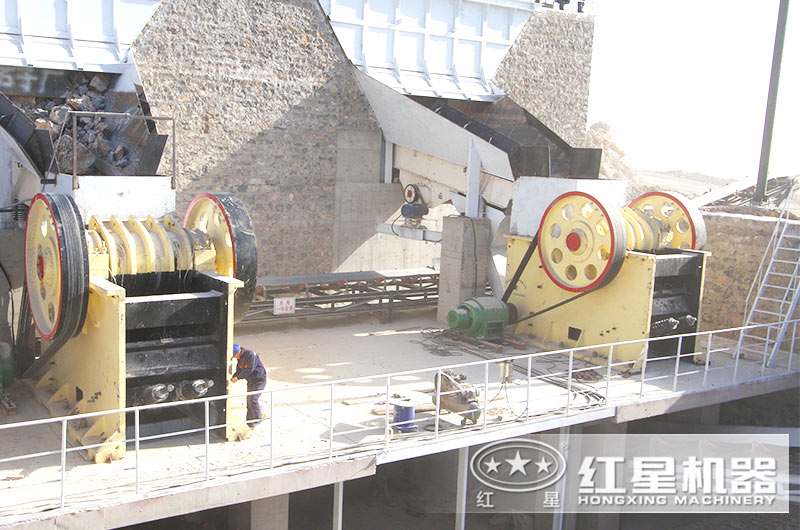 PE900x1200顎式破碎機 PE900x1200顎式破碎機