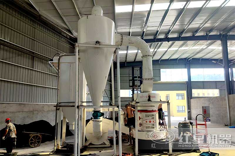 雷蒙磨粉機(jī)研磨安裝現(xiàn)場(chǎng) 雷蒙磨粉機(jī)研磨安裝現(xiàn)場(chǎng)